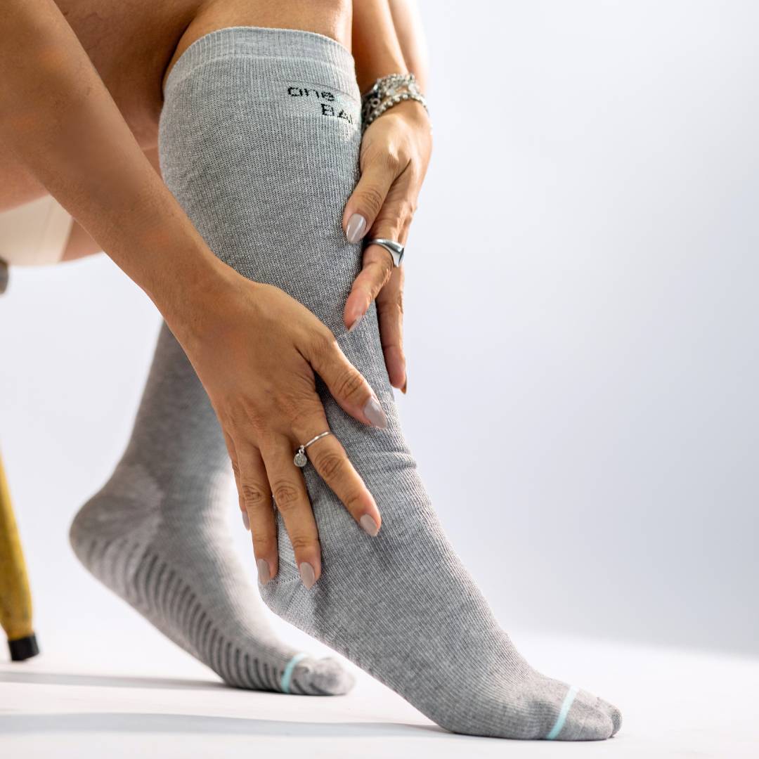 Compres Socks Premium Bamboo Compression Socks with Grip – Onecompress
